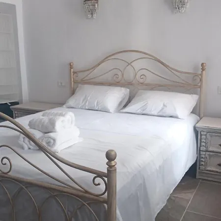 ξενοιασιά Nyaraló *