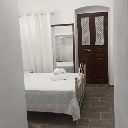 ξενοιασιά Nyaraló